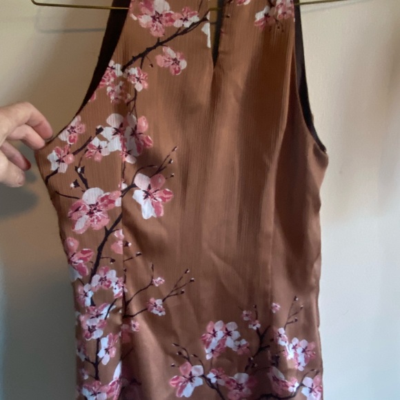 Le Chateau sleeveless cherry blossom top - Picture 4 of 6